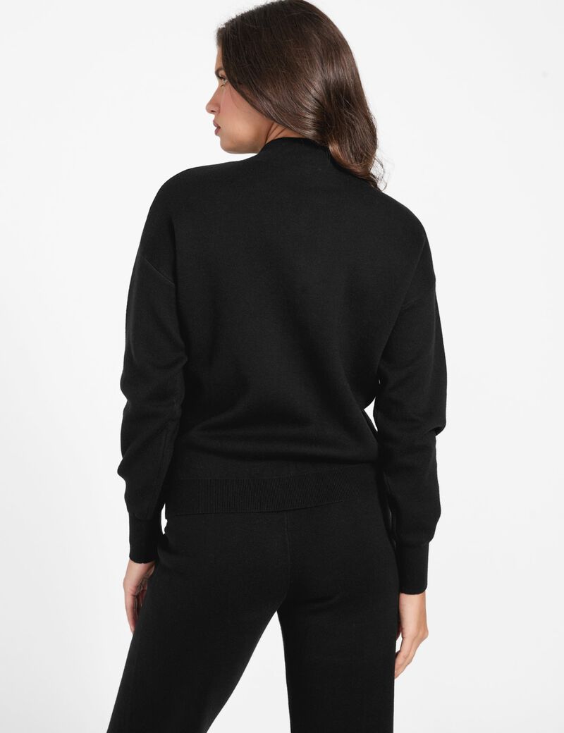 High neck sweatshirt