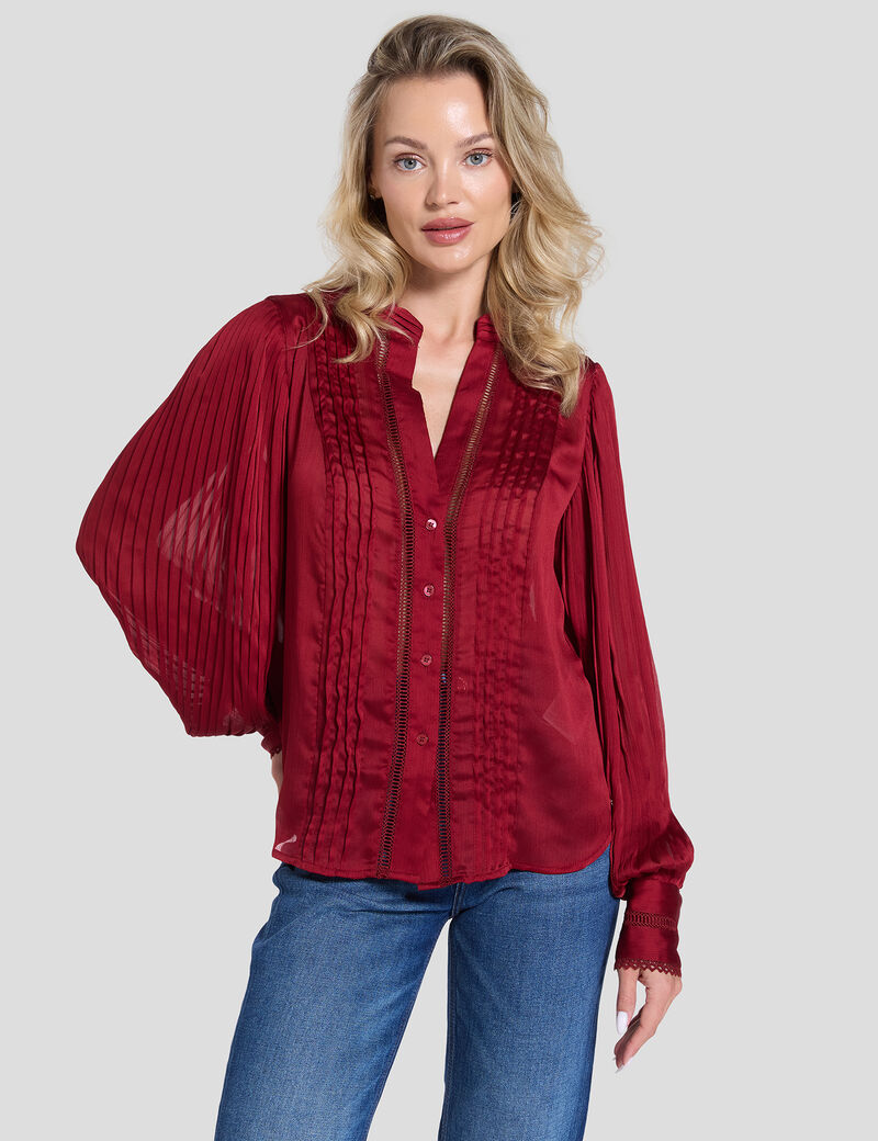 قميص شيفون بفتحة رقبة على شكل حرف V