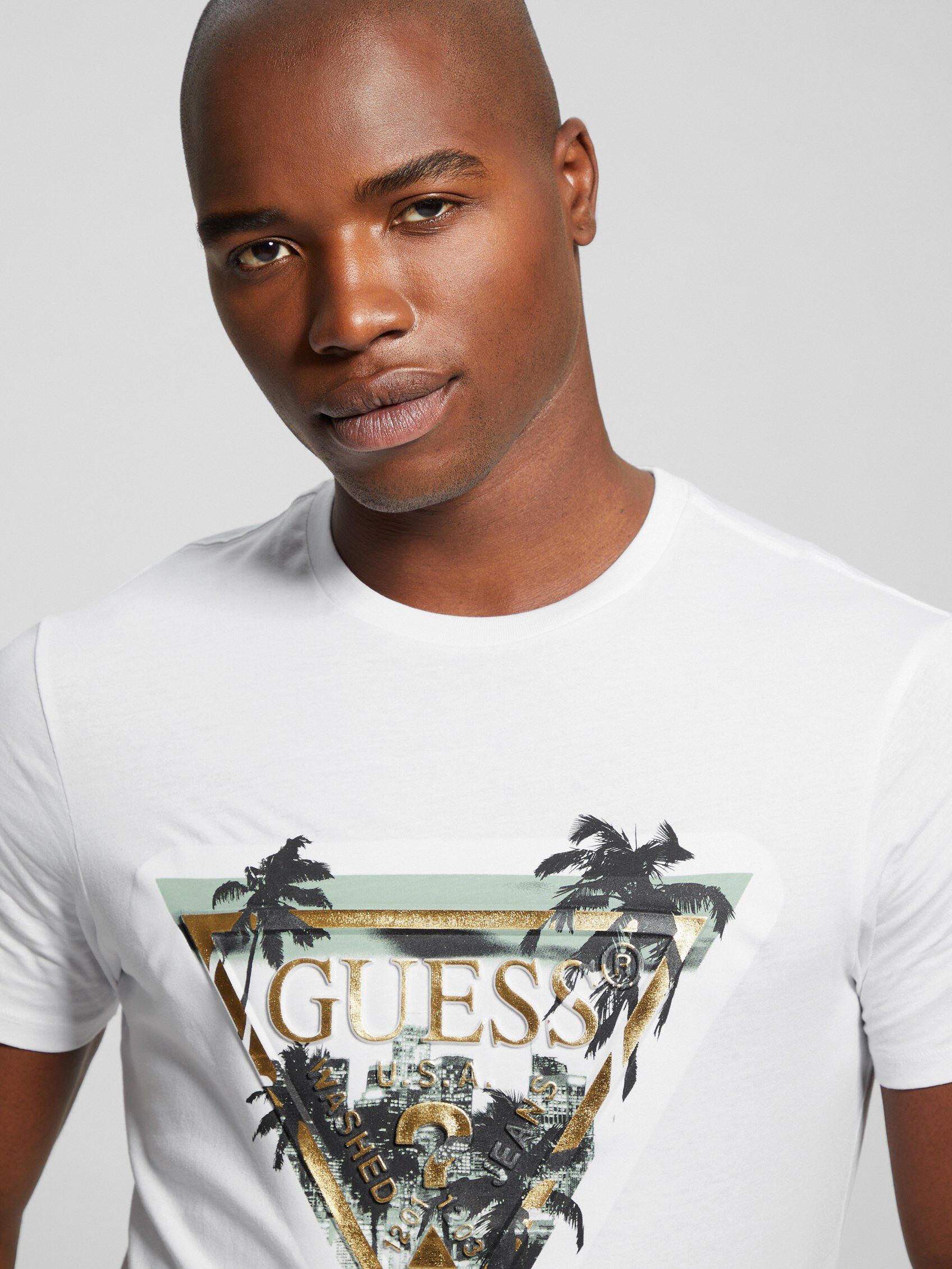 Guess t shirt 2024 triangle