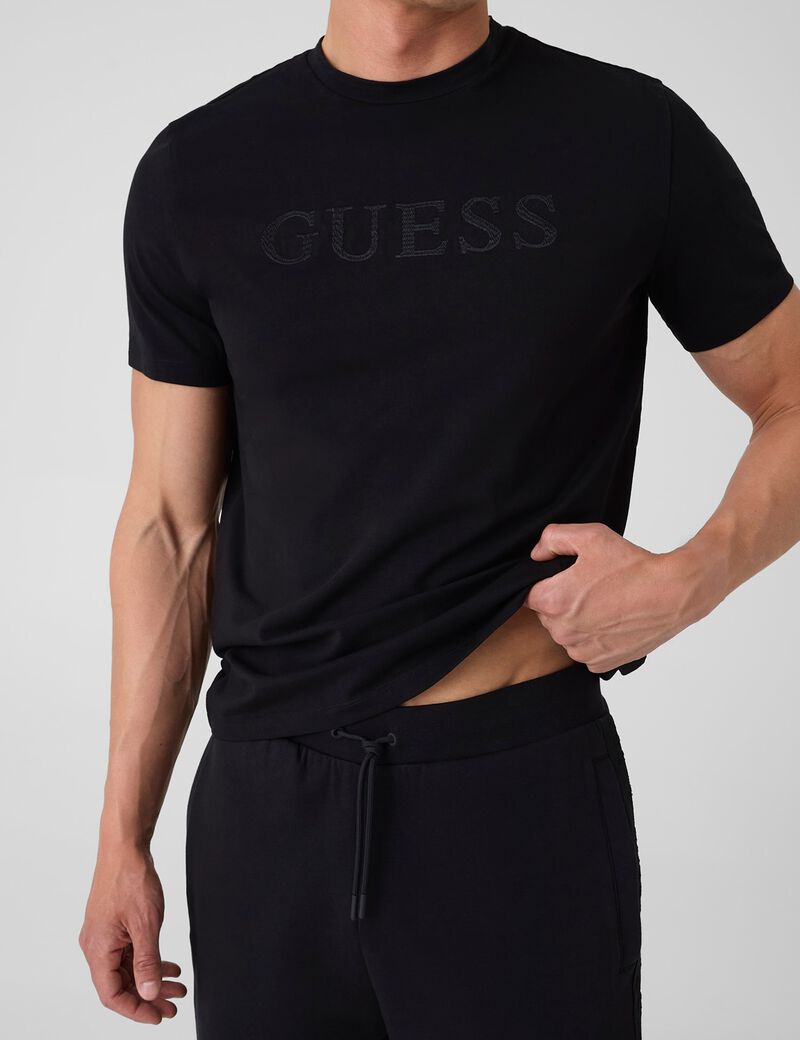 Embroidery logo t-shirt