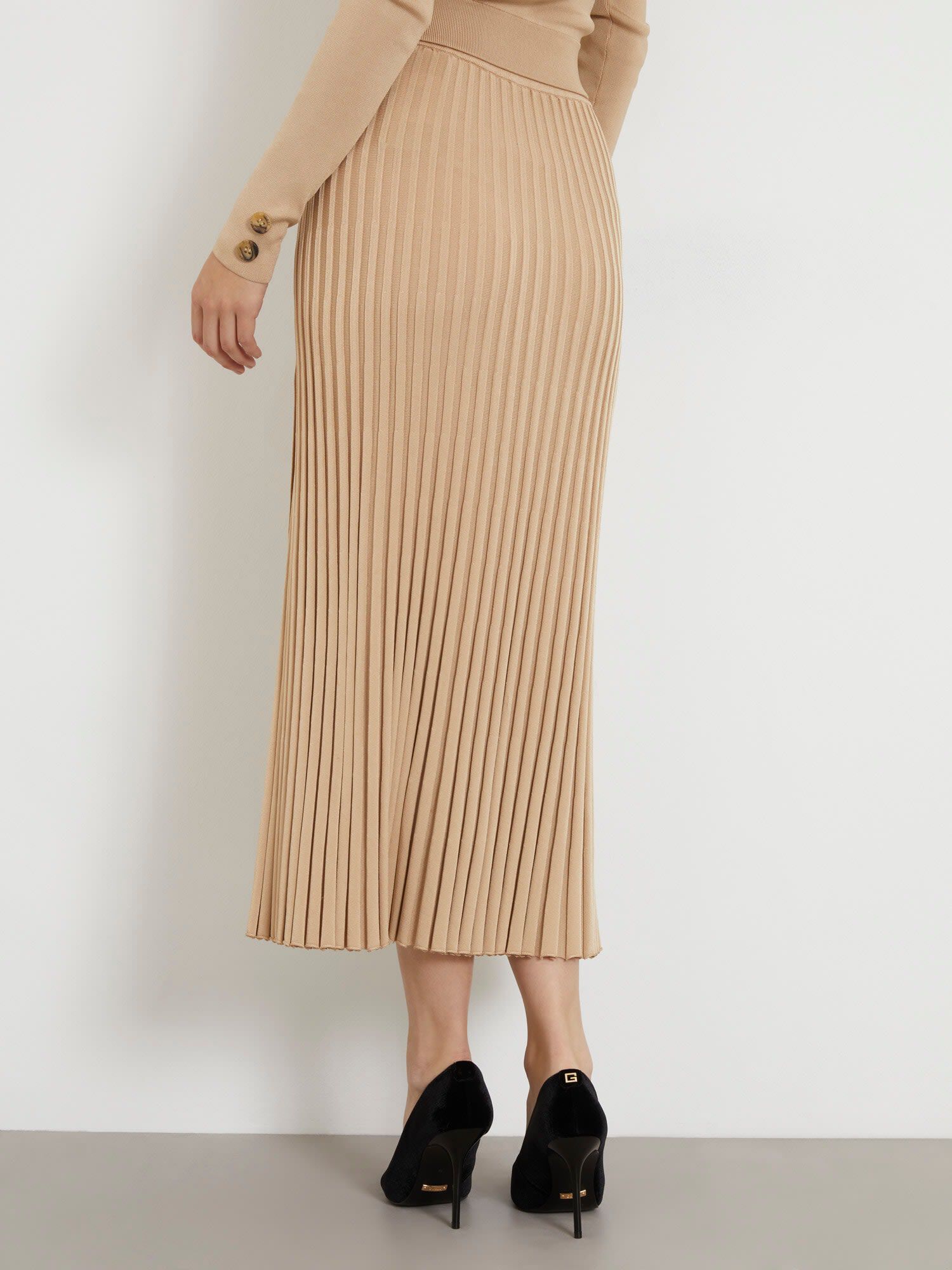 Guess pleated maxi best sale skirt