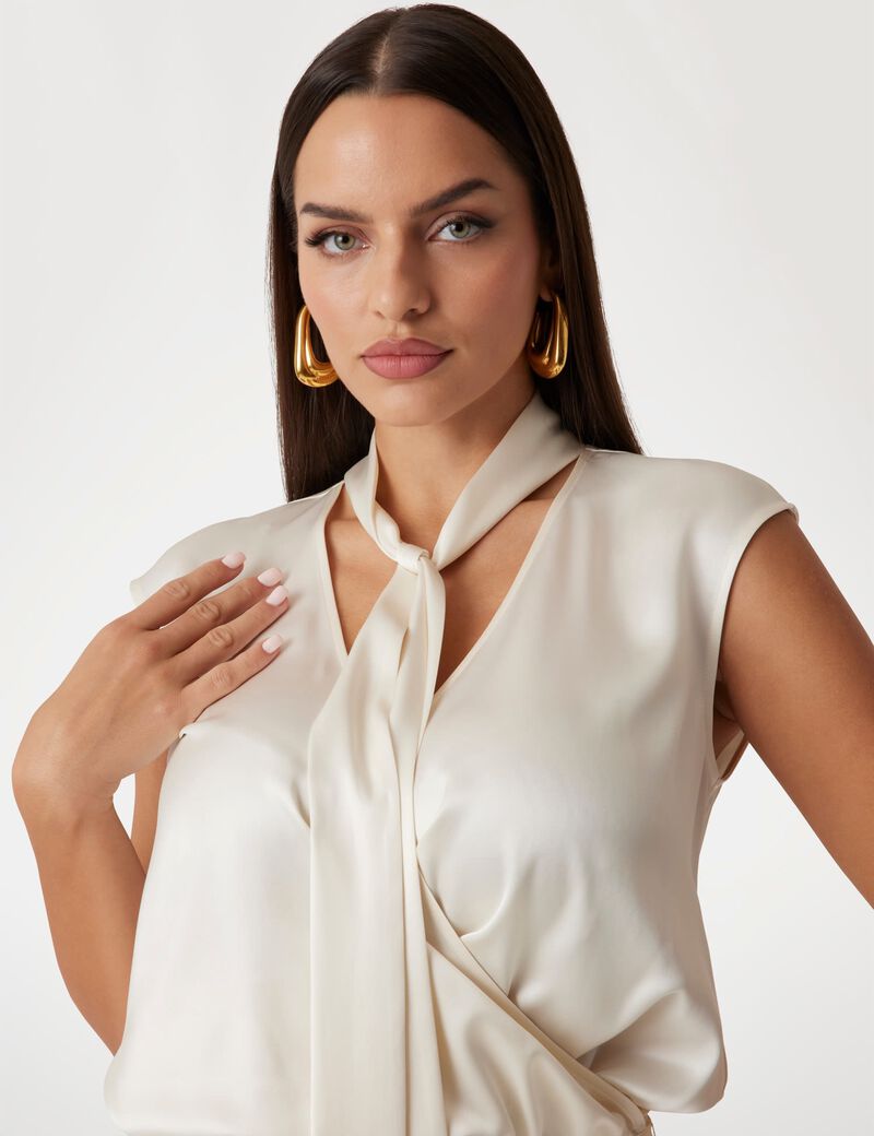 Marciano wrap top
