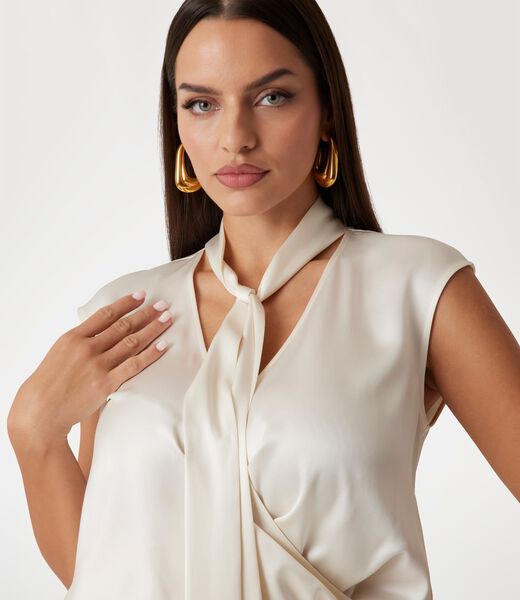 Marciano wrap top
