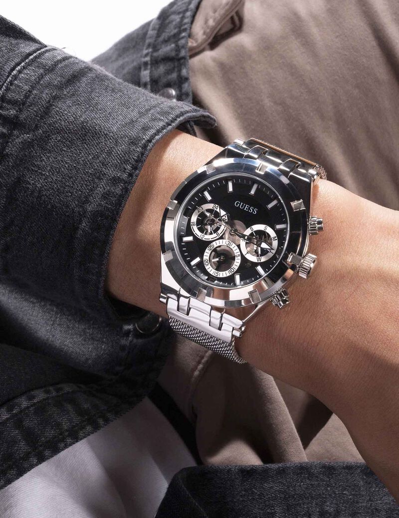 ساعة أنالوج متعددة الوظائف