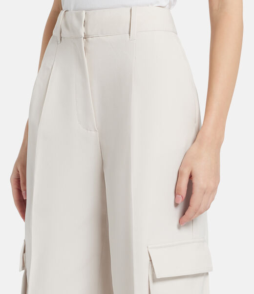 Loose leg regular cargo pant