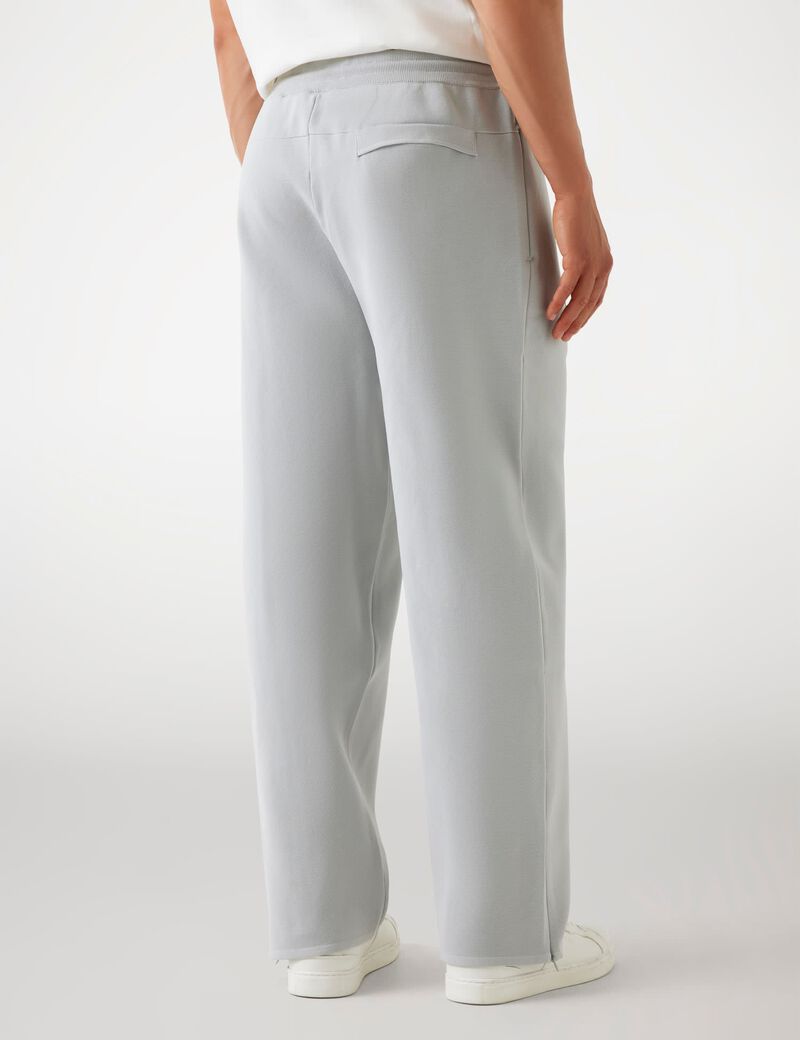 بنطال رياضي بقصّة عادية