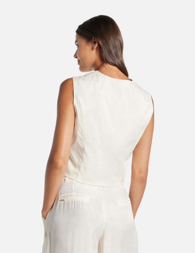 سترة من قماش قطني مائل