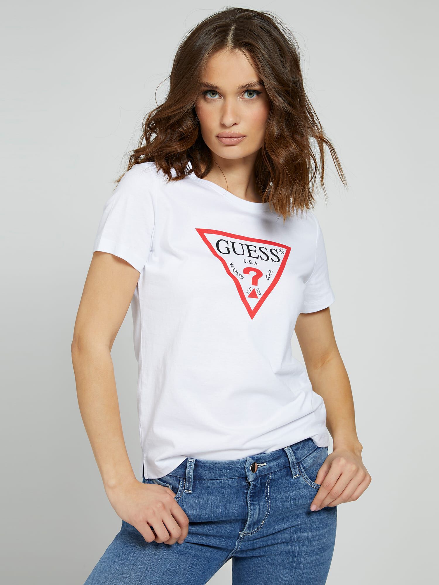 Shop GUESS Online TRIANGLE LOGO T SHIRT