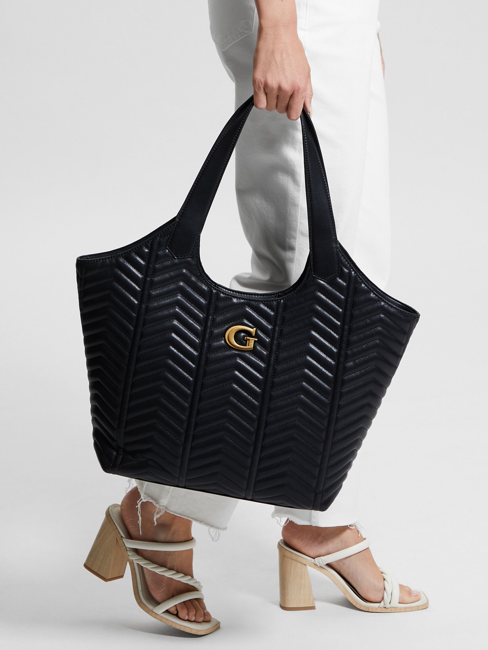 Guess shopping hotsell bag model