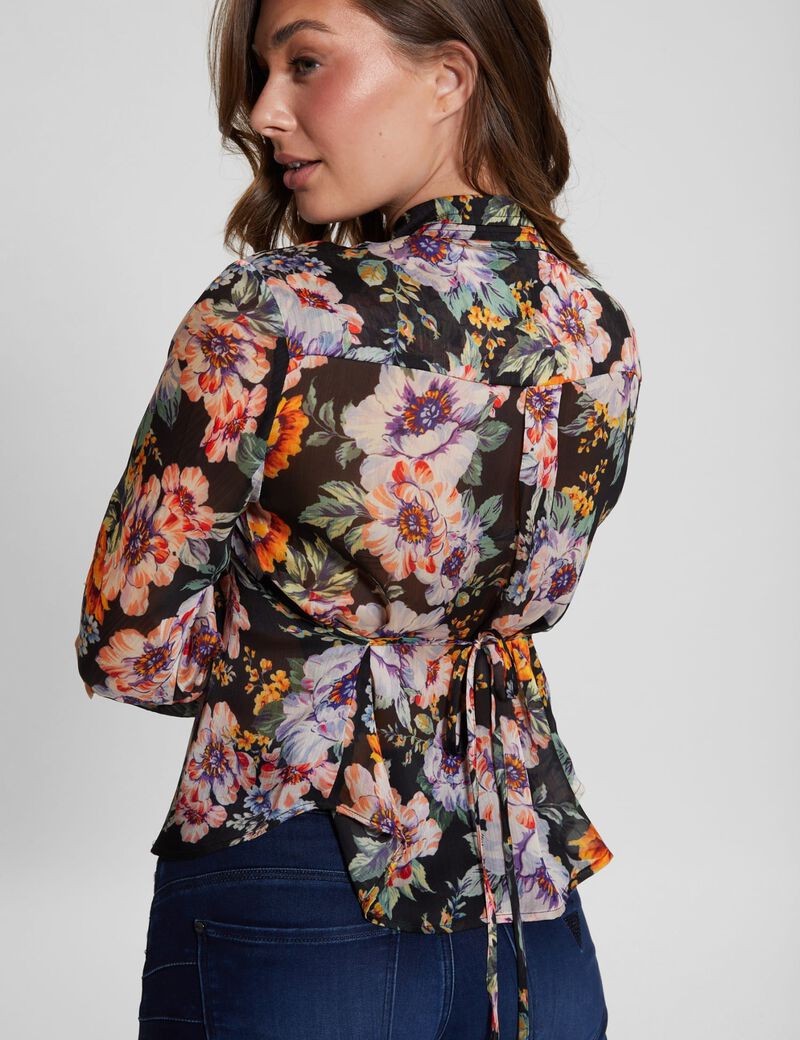 بلوزة بطبعة الزهور