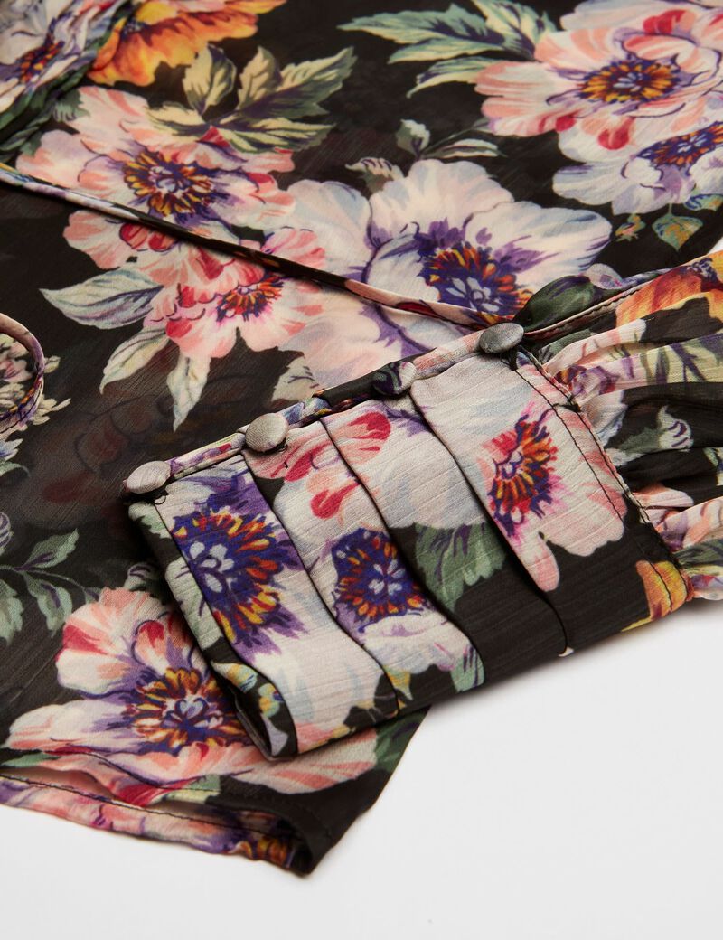 بلوزة بطبعة الزهور