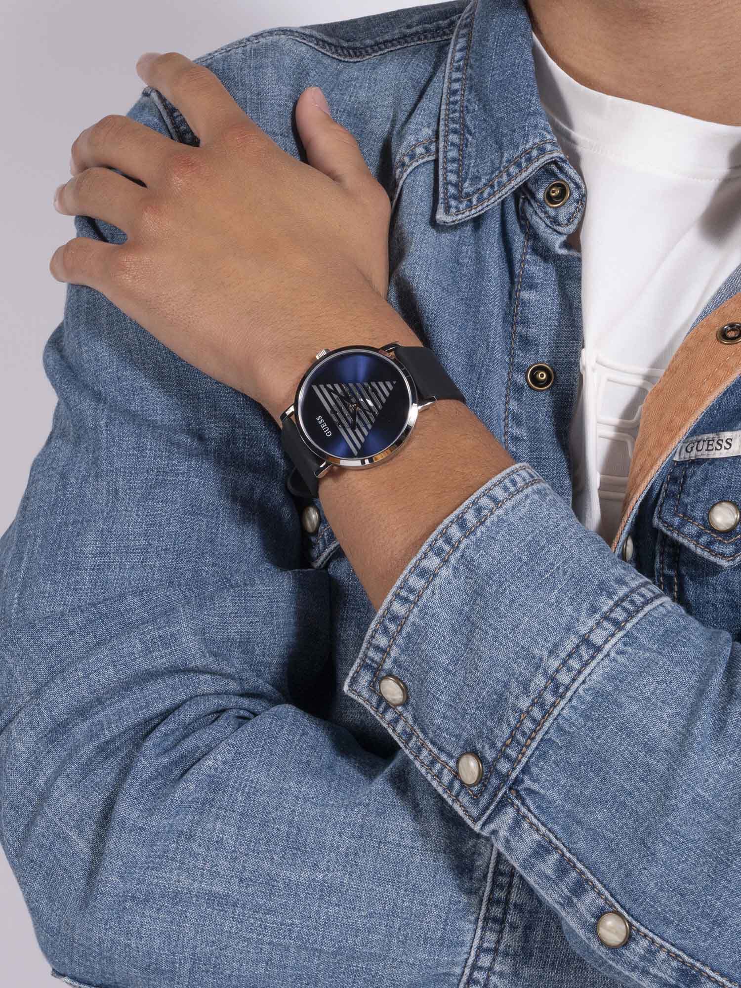 Guess men's smartwatch hot sale