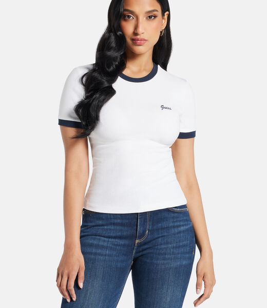 تيشيرت سادة بشعار الماركة