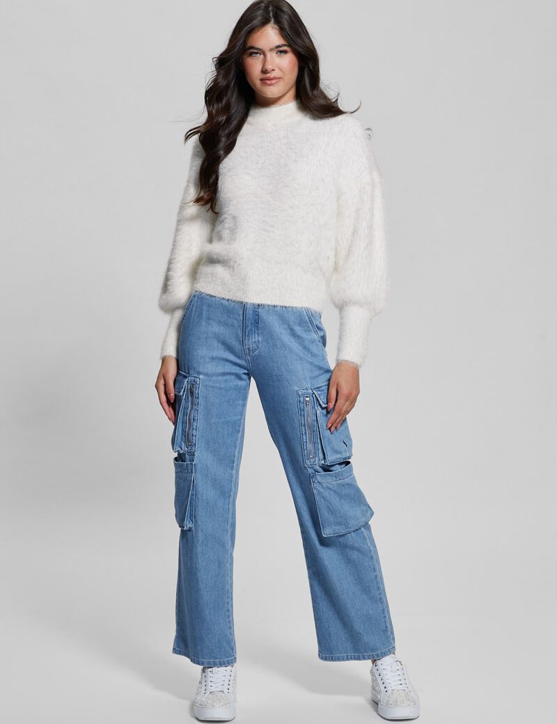 سترة من خيوط ناعمة ذات رقبة دائرية