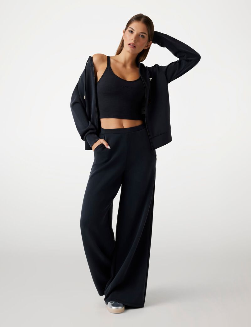 بنطال واسع الساق متوسط ​​الارتفاع