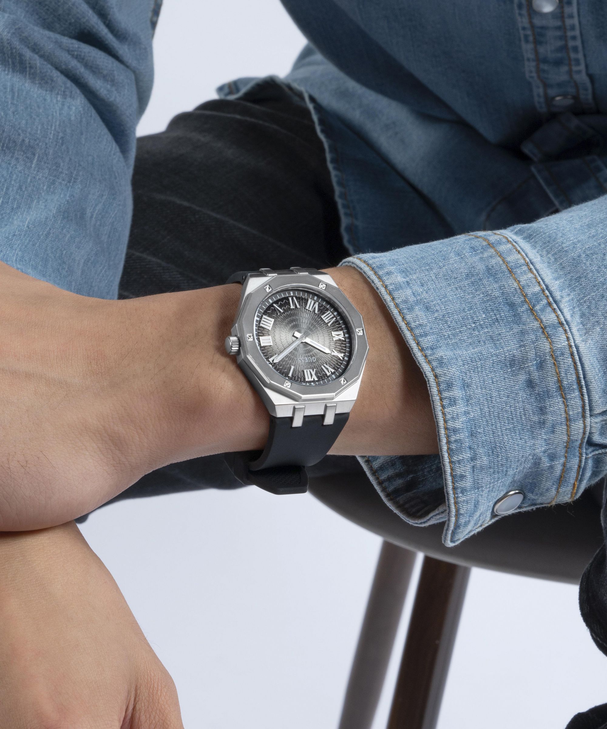 Shop GUESS Online Silicone analogue watch
