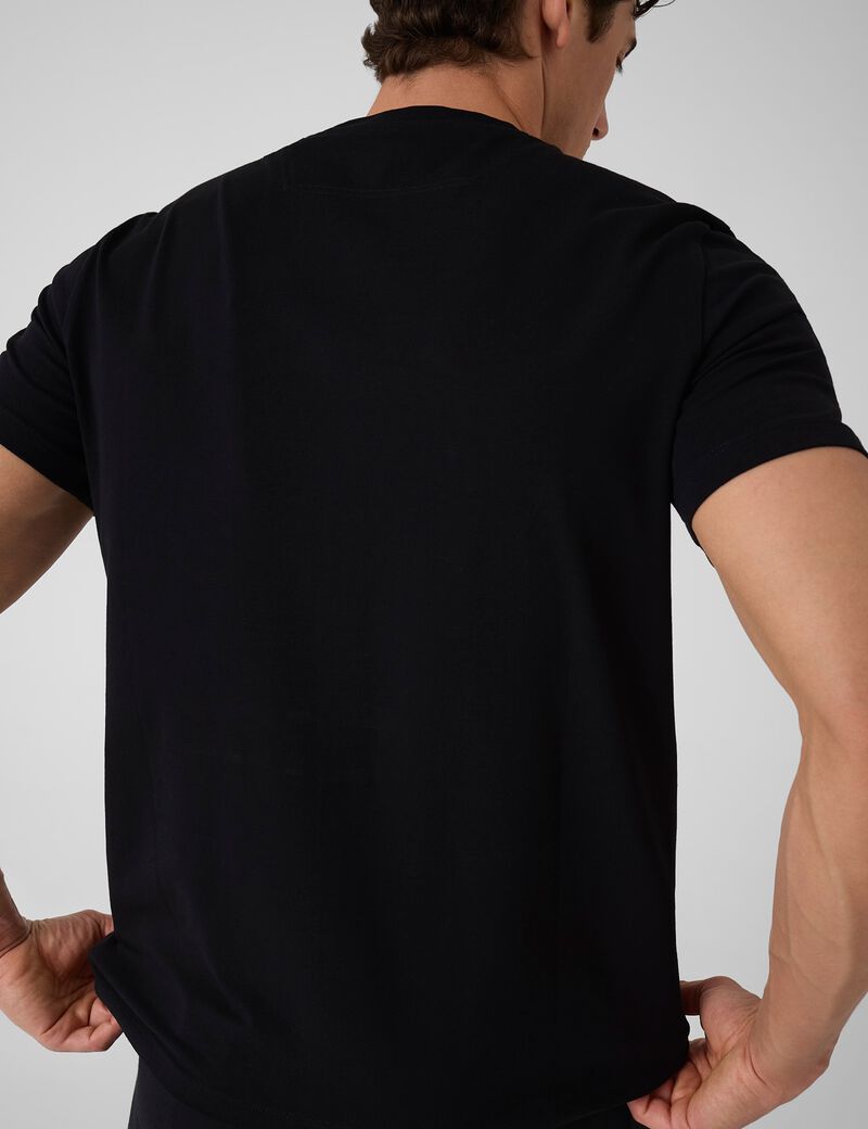 Embroidery logo t-shirt