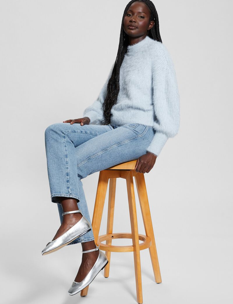 Crew neck fuzzy yarn sweater