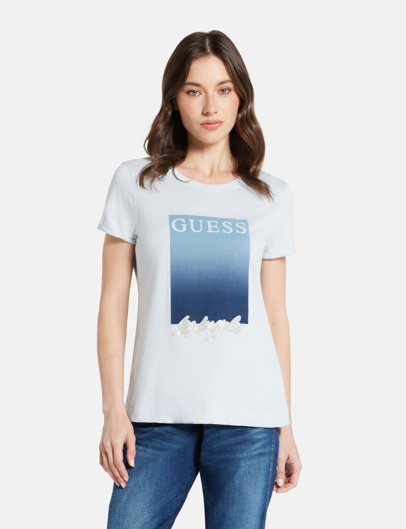 Front logo t-shirt