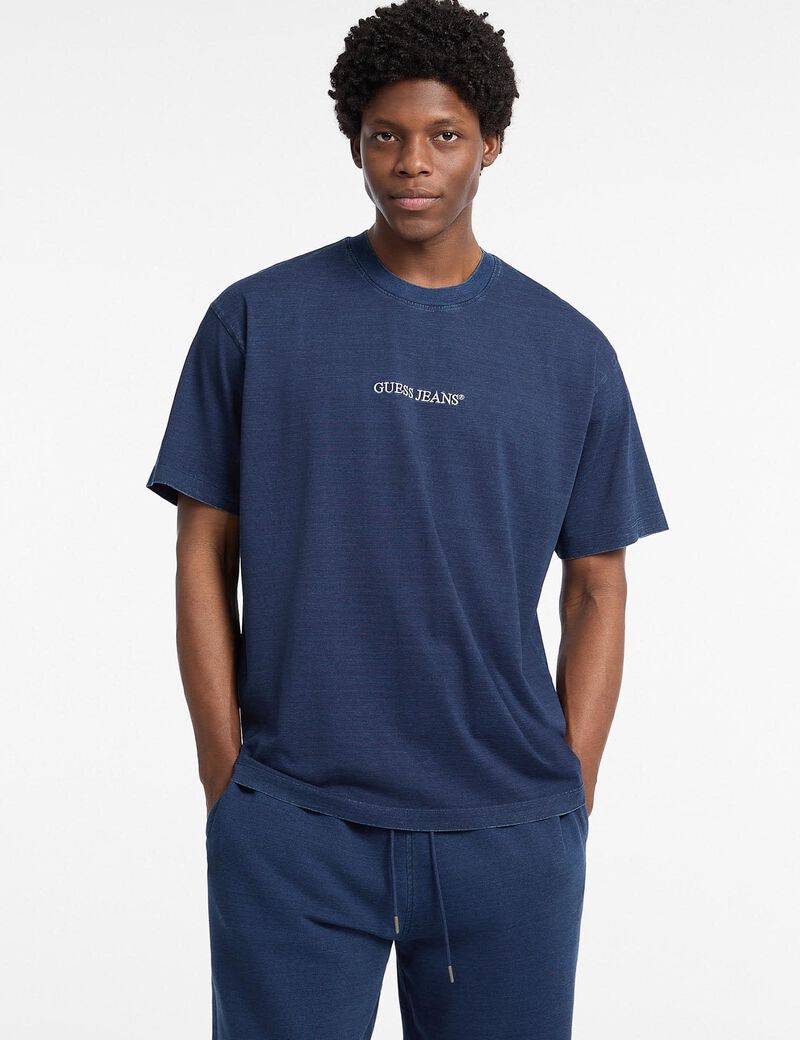 قميص كبير الحجم