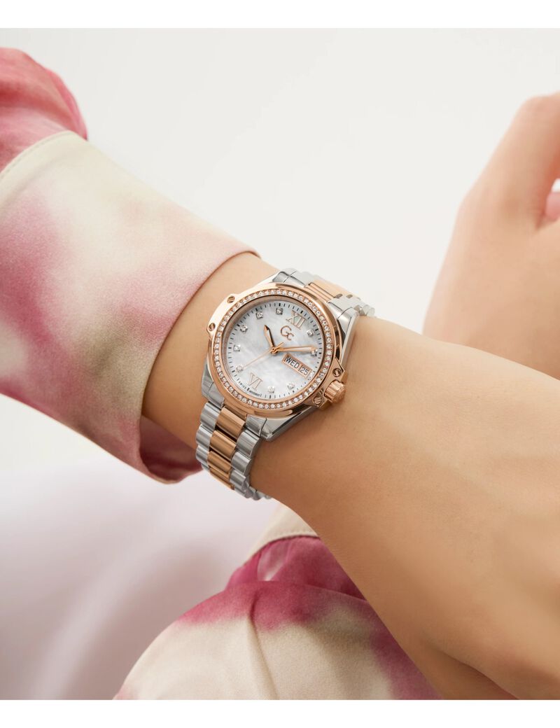 Gc Sportchic Women S 507 Mvmt White Dail 10 Amt Silver Rose Gold Stainless Steel Brct