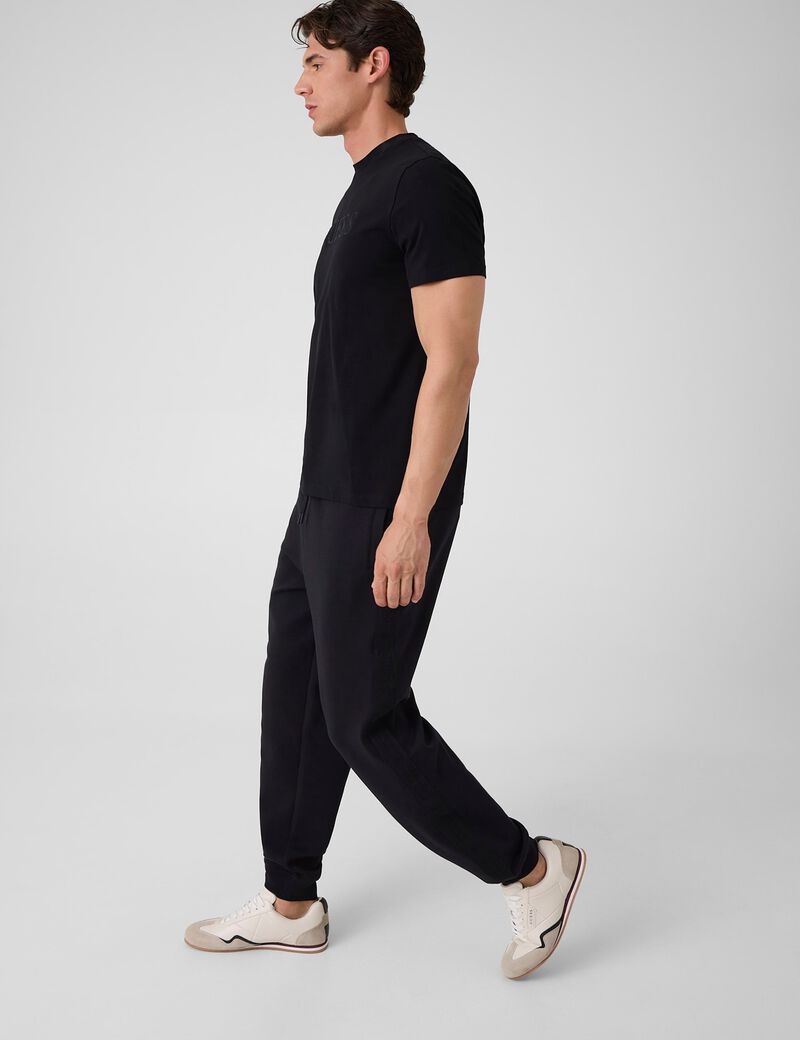 Embroidery logo t-shirt