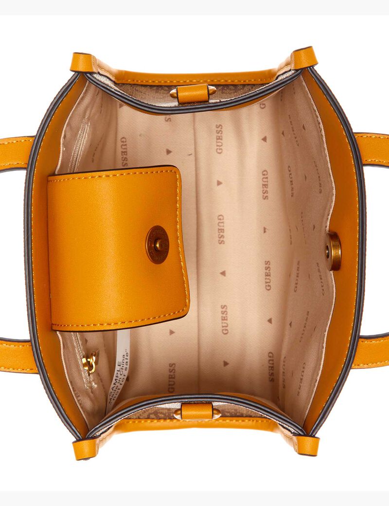 حقيبة توت صغيرة