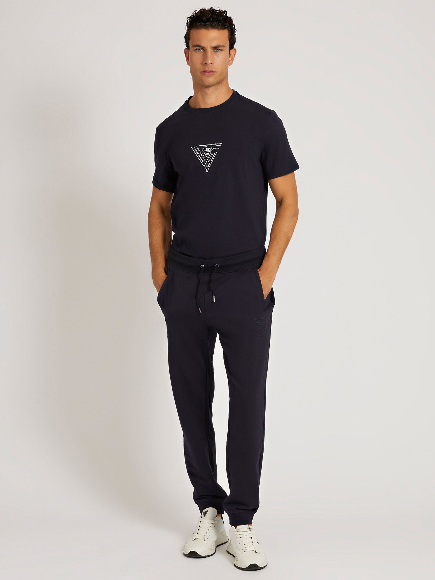 Guess jogger hotsell set