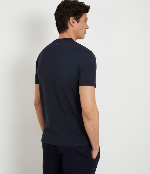 Front logo t-shirt