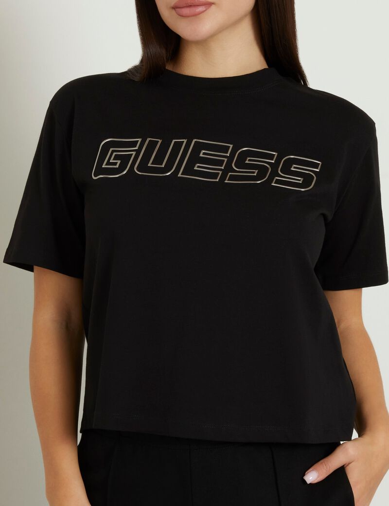 تيشيرت بشعار أمامي