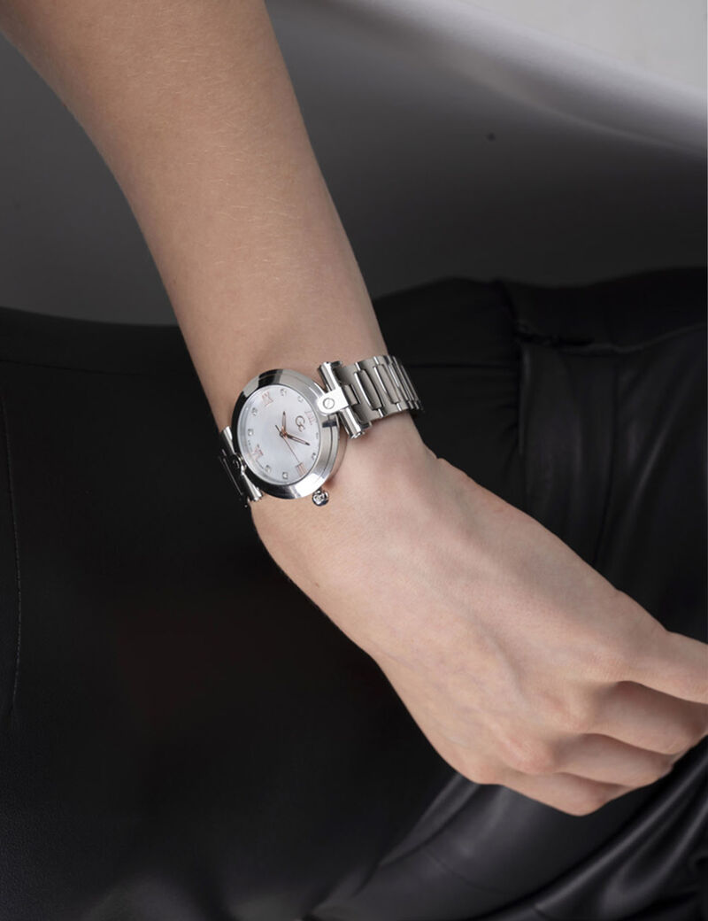 Gc Analog Watch