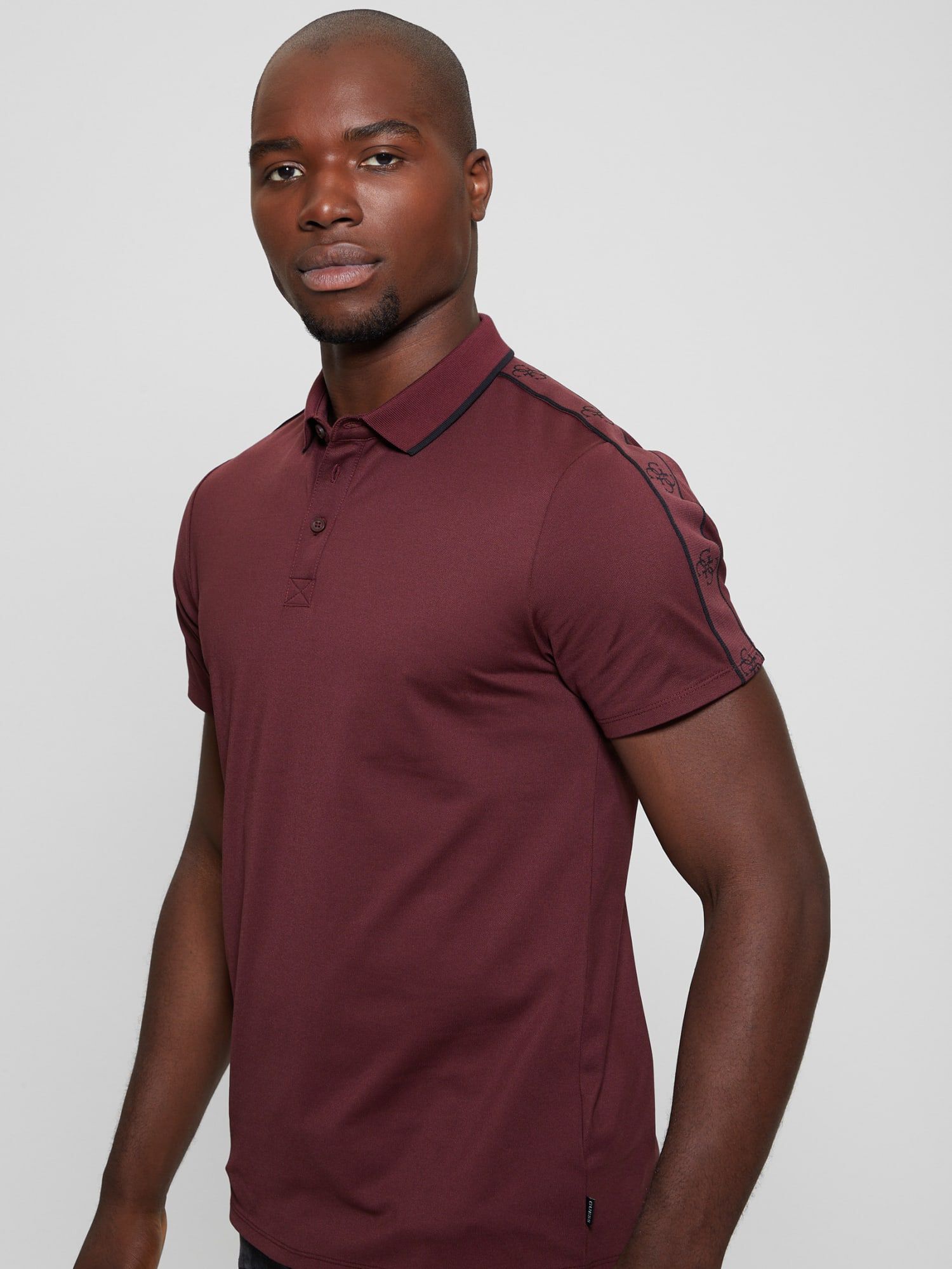 Maroon guess shirt deals
