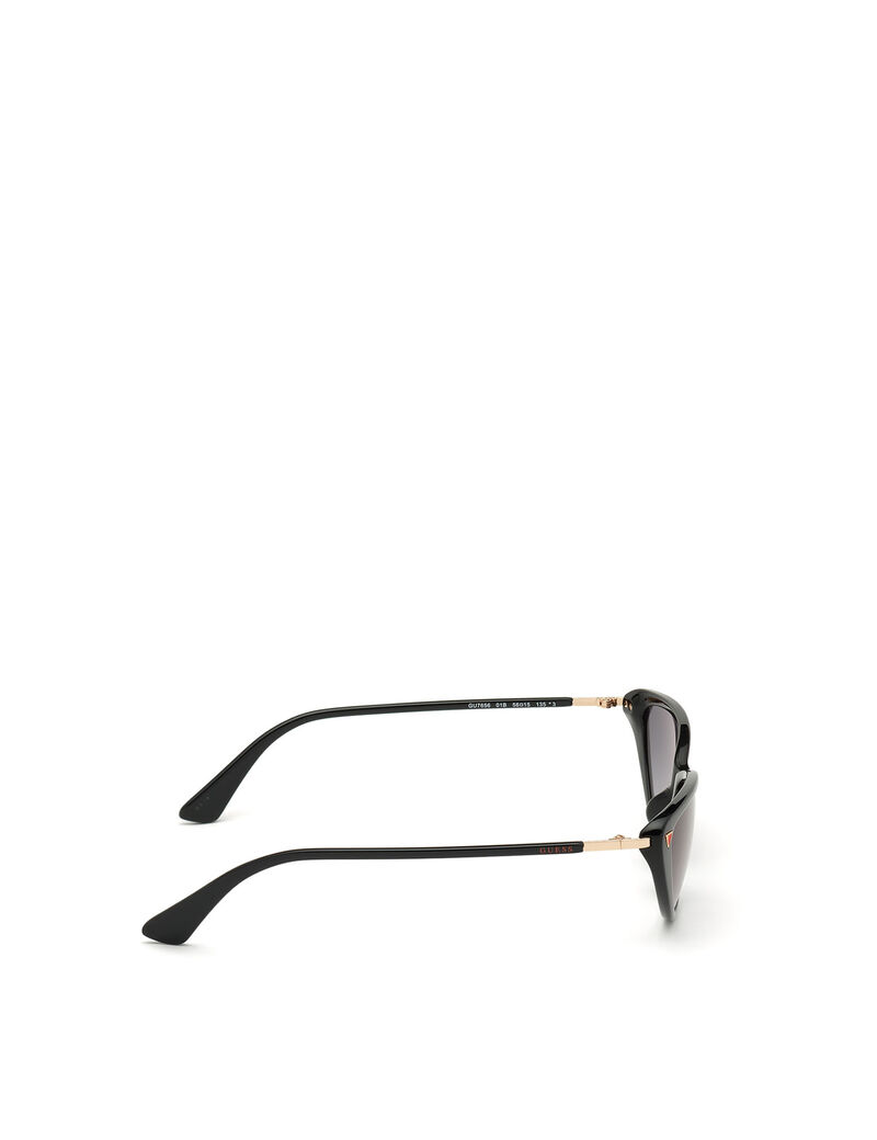 نظارة شمسية بتصميم عين القطة