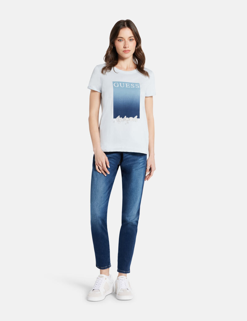 Front logo t-shirt