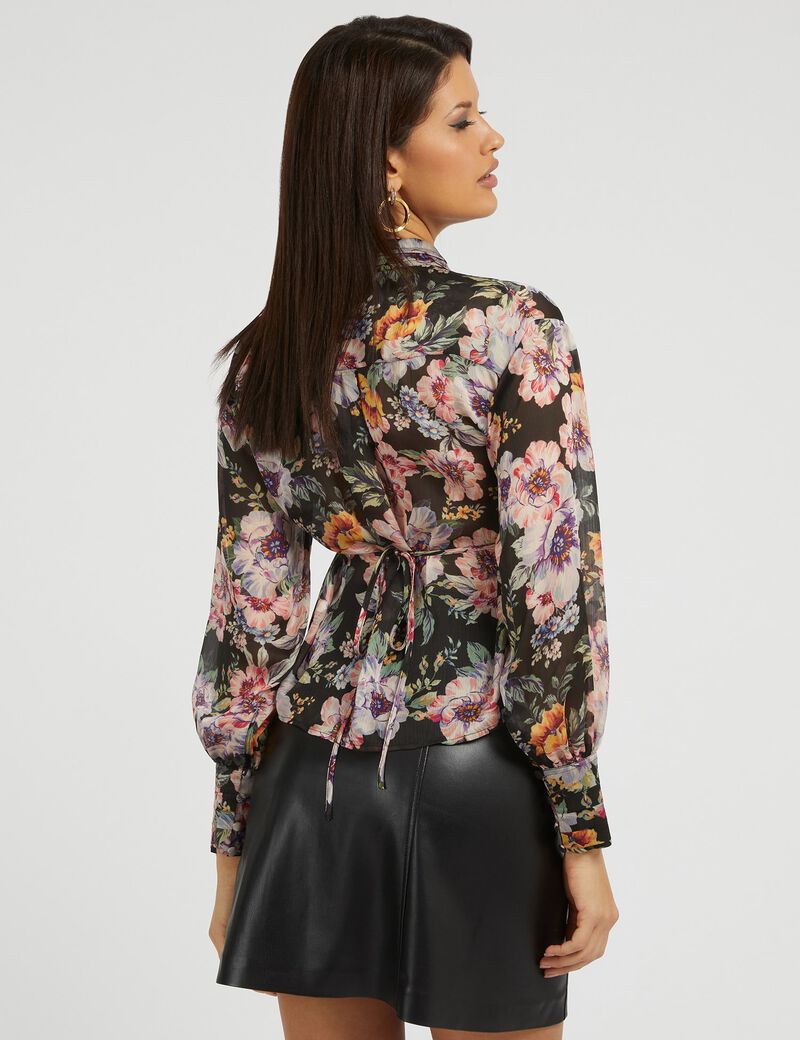 بلوزة بطبعة الزهور