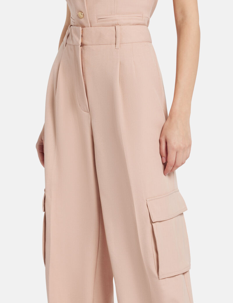 Loose leg regular cargo pant