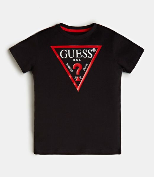 تيشيرت بشعار العلامة على شكل مثلث.