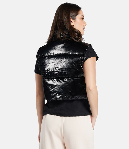 Sleeveless cropped puffer