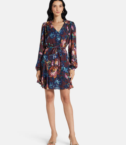 Flowing flounced dress