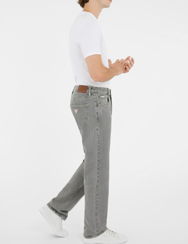 G16 Straight Jeans