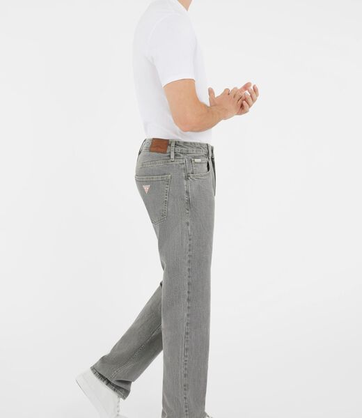 G16 Straight Jeans