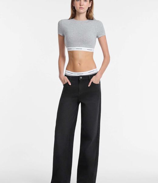 قميص قصير بشريط شعار الماركة