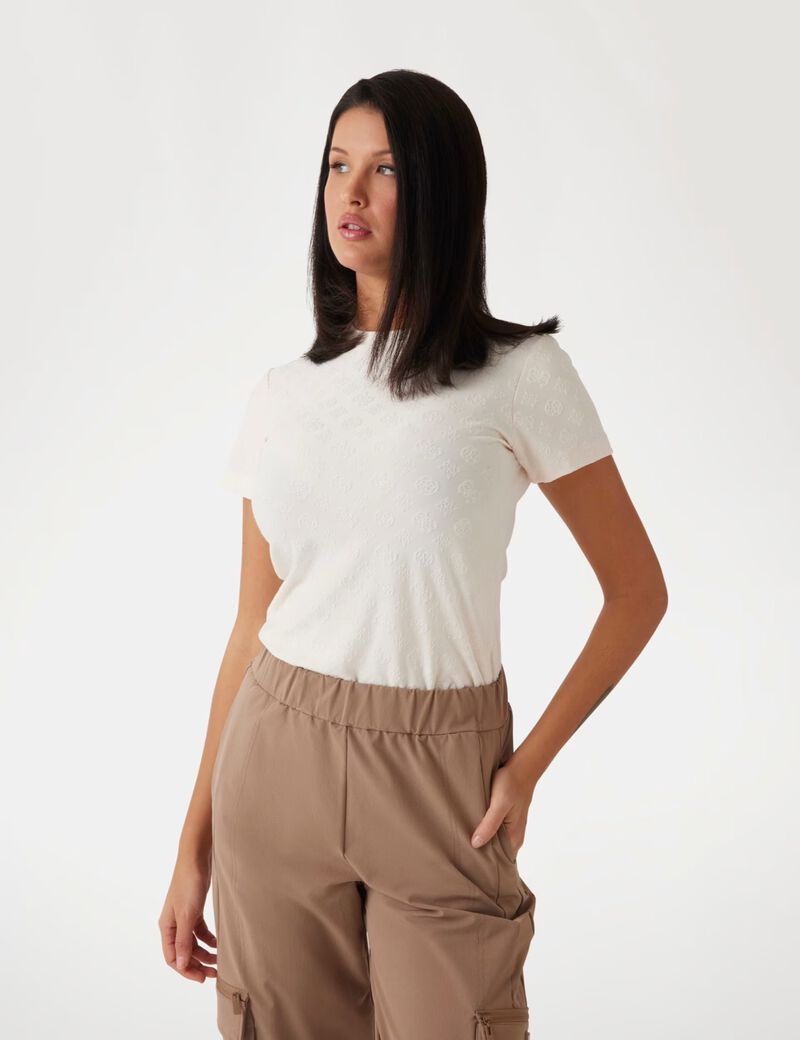 تيشيرت بطبعة شعار 4G والفاوانيا