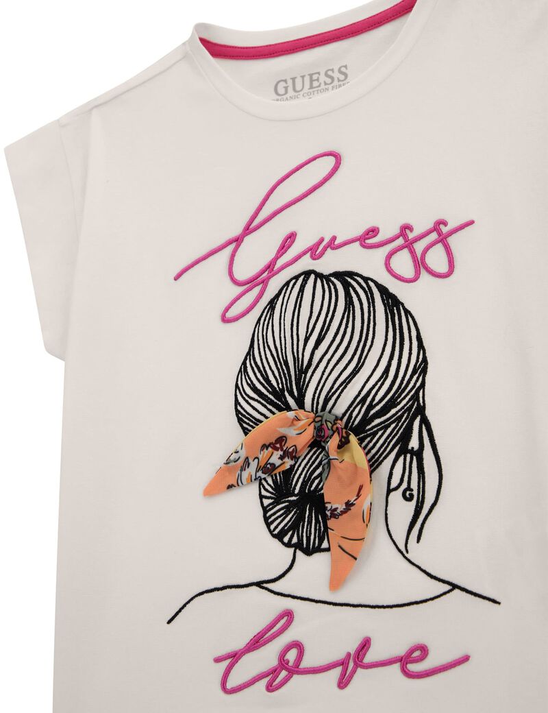 تي شيرت بطبعة