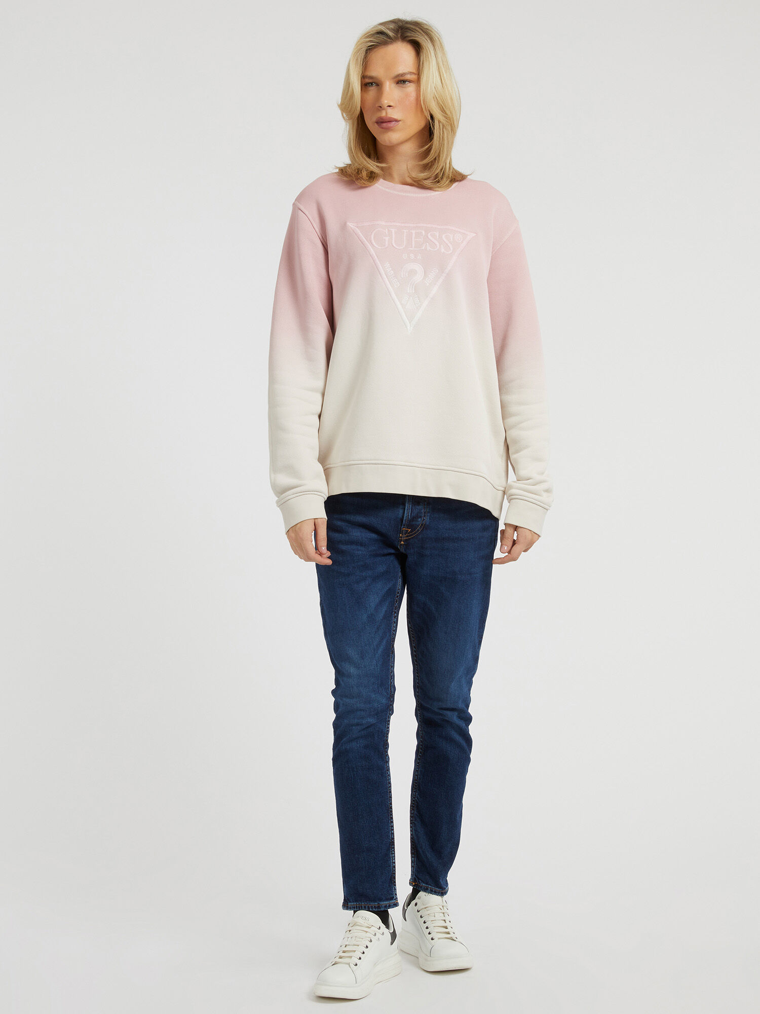 Guess triangle sales logo sweatshirt