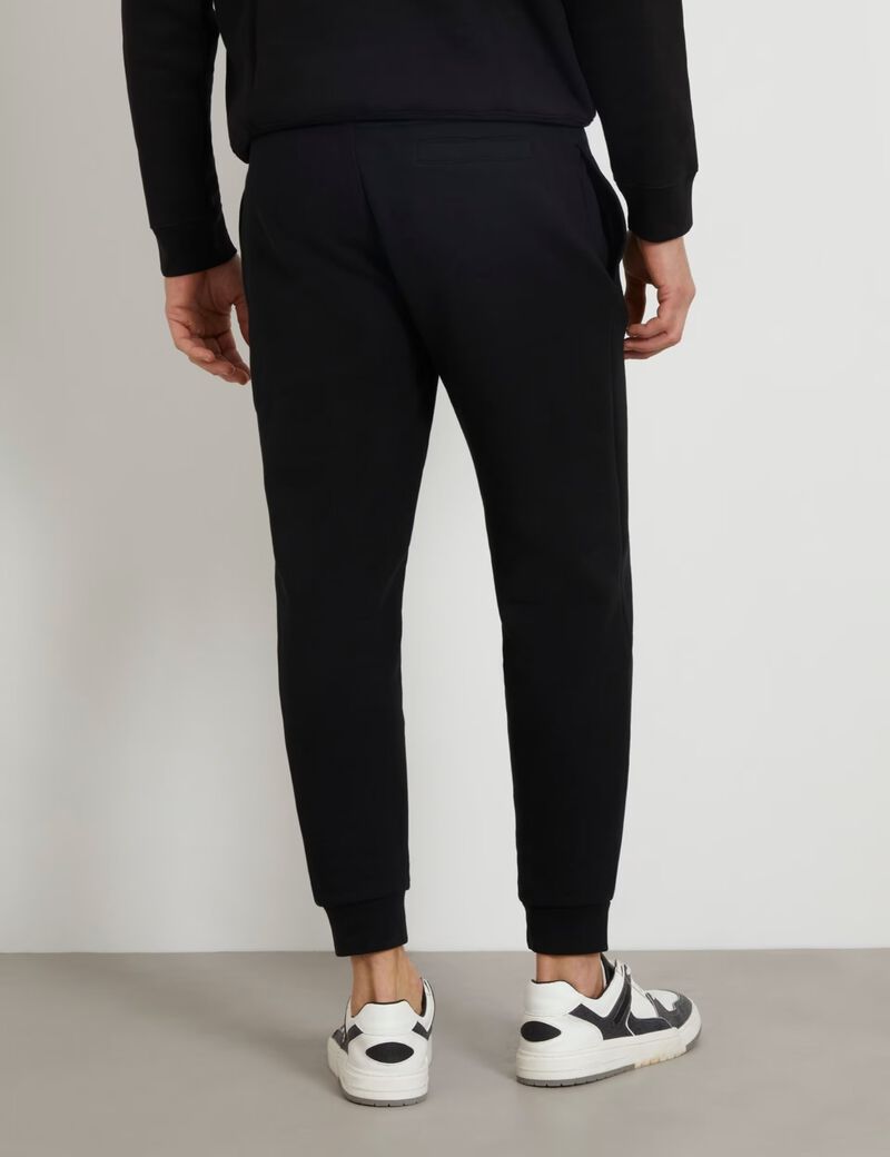 بنطال رياضي