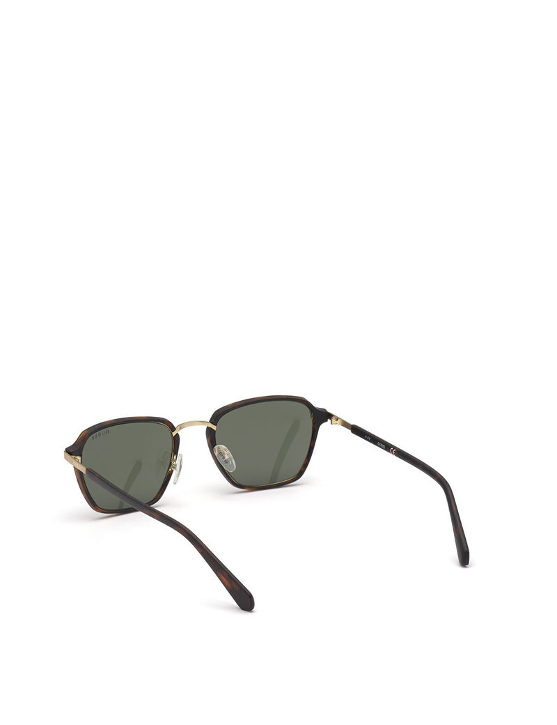 نظارة شمسية بعدسات مربعة