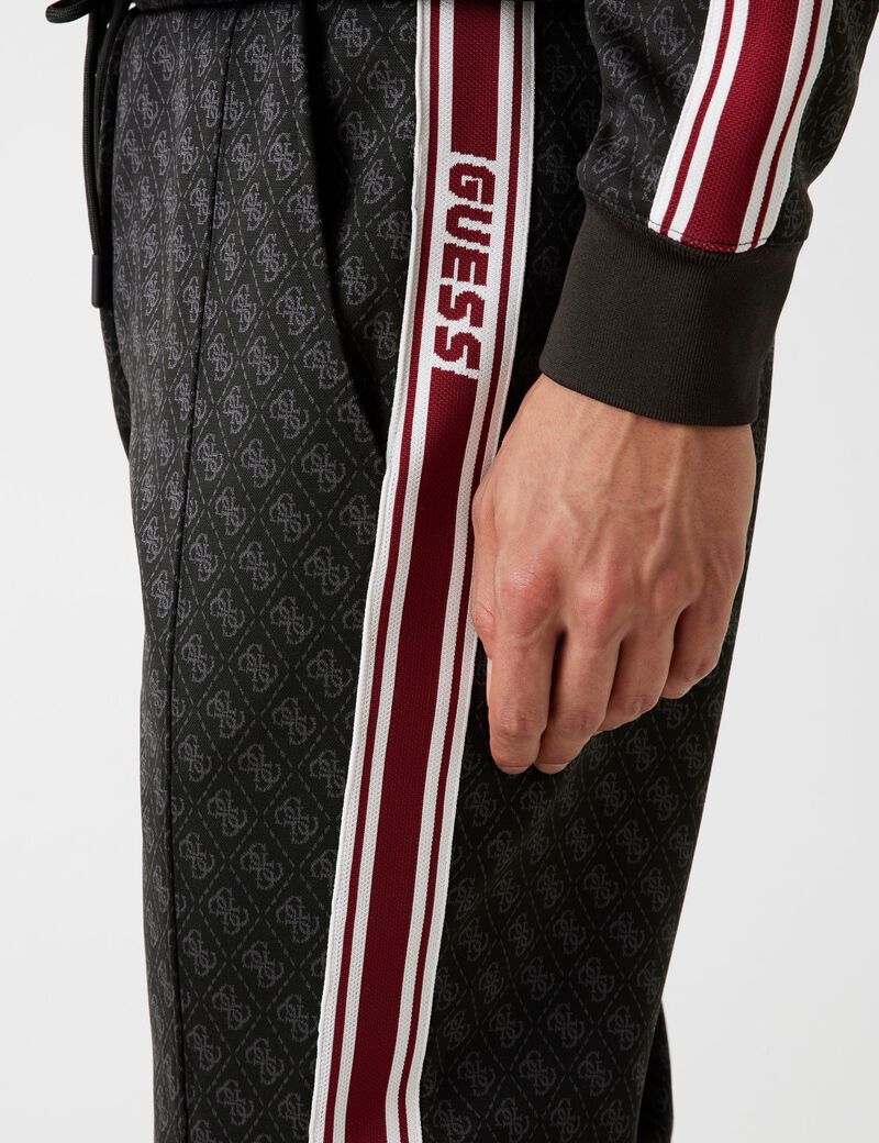 Straight leg sweatpants