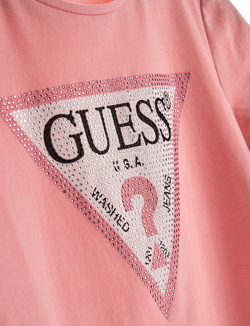 تي شيرت بشعار مثلث