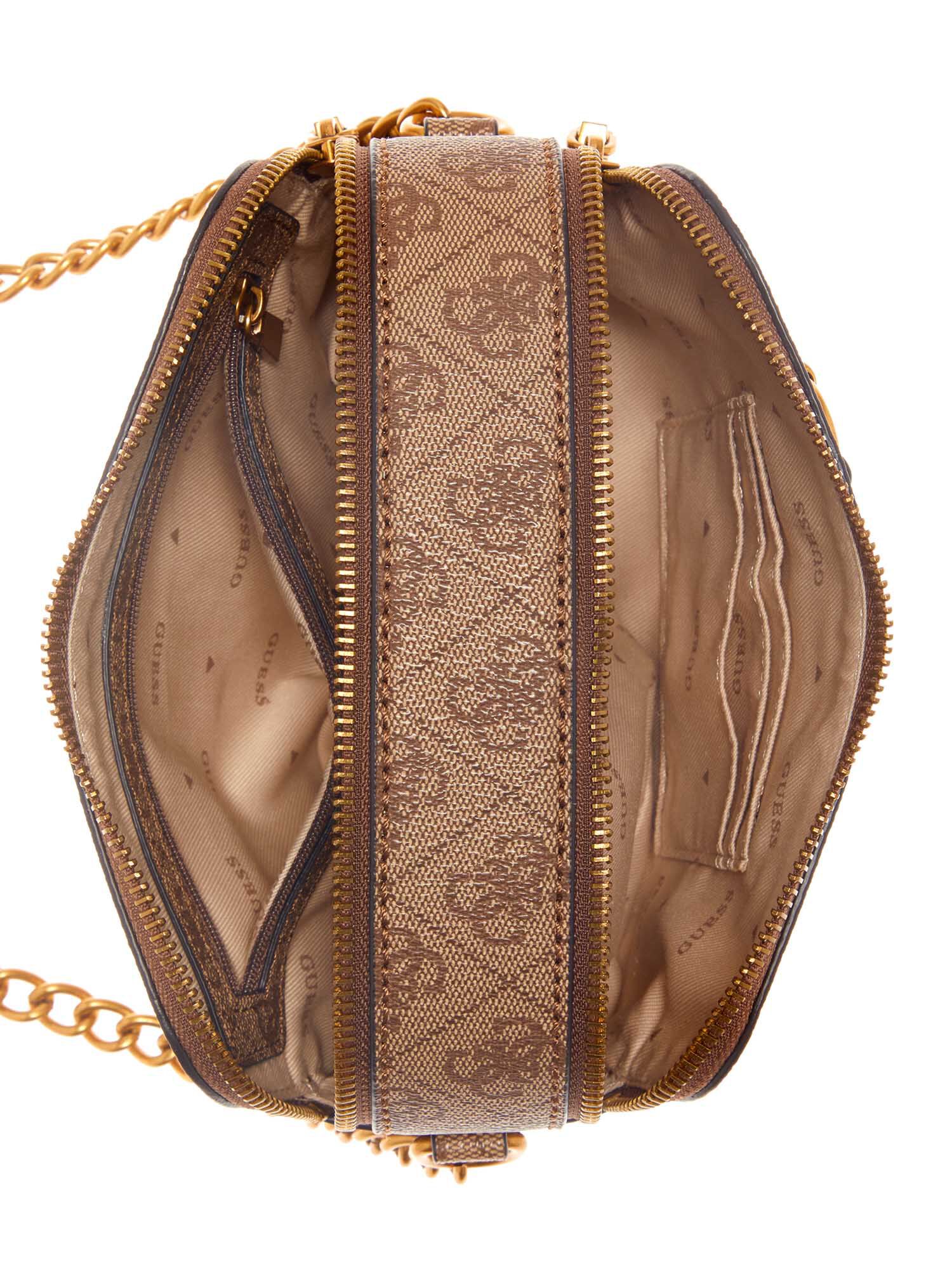 【ブラウン(LGW)】GUESS ショルダーバッグ (W)IZZY Camera Bag IZZY Camera Bag ショルダーバッグ レディース | GUESS(ゲス) JAPAN